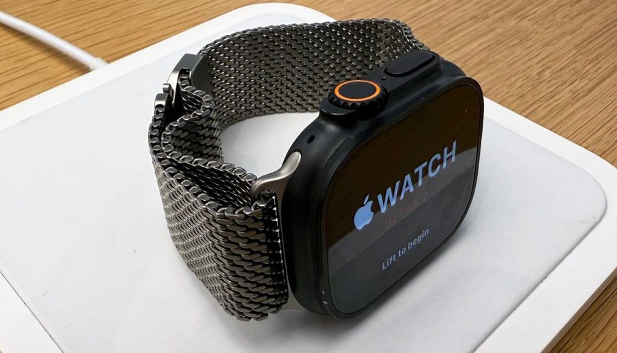 Apple Ultra Watch 3 Could Let You Send Texts by Satellite